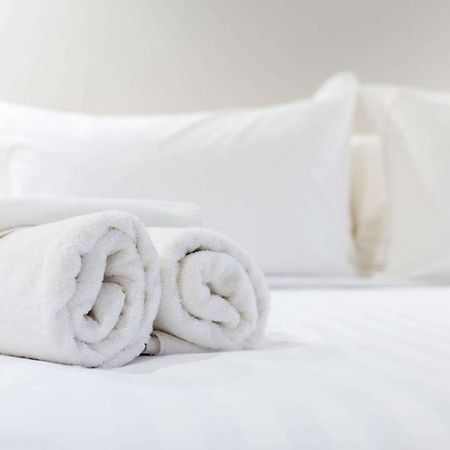 Astoria Hotel Danville West Bagian luar foto