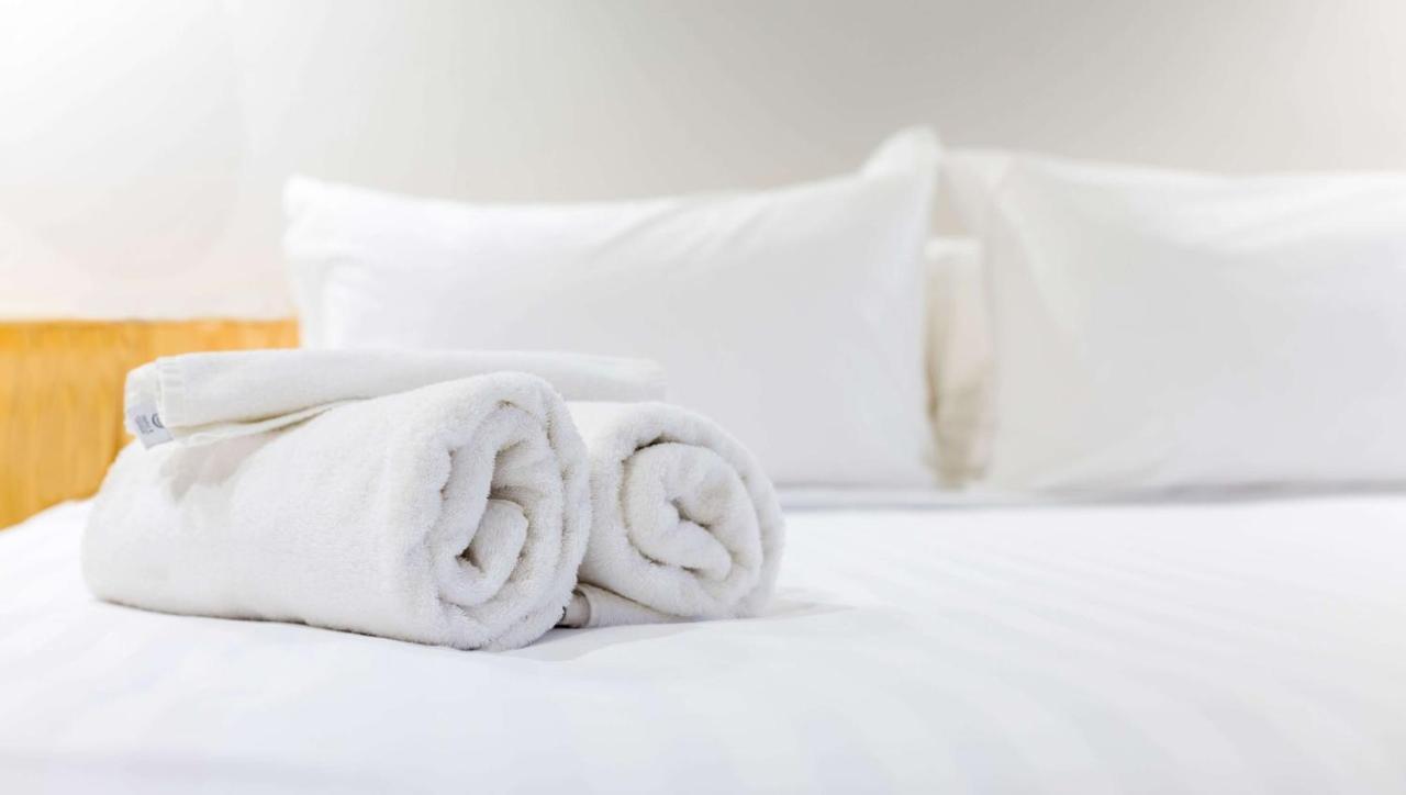 Astoria Hotel Danville West Bagian luar foto